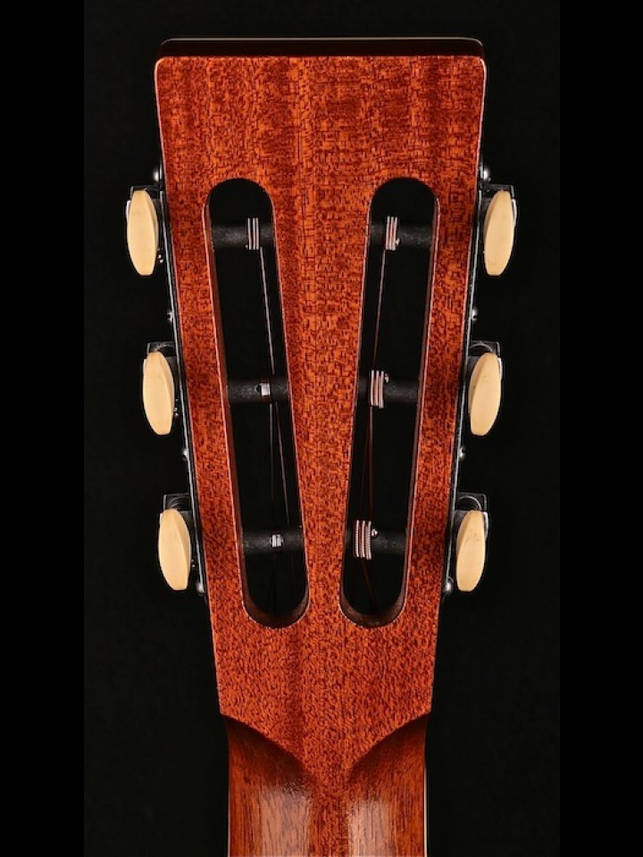 '30s Era 12-Fret Deluxe with Cherry and Spruce